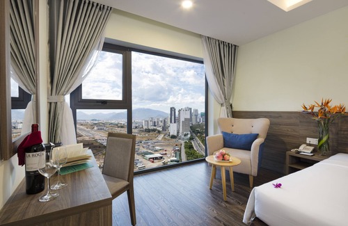 Tran Phu Beach Hotel | Xavia Hotel