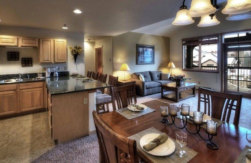 Four O'Clock Condo | XMAS SKIING AT GRAND TIMBER LODGE in BRECK 12/20/25-12/27/25.