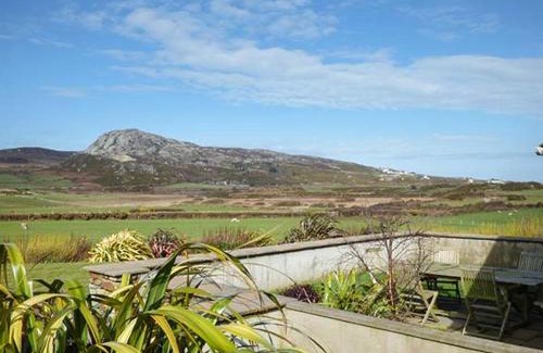 Holyhead House | Y Barcud