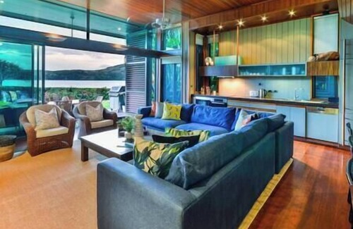 Hamilton Island Apartment | Yacht Club Villa 7, Yacht Club Villa 7 on Hamilton Island