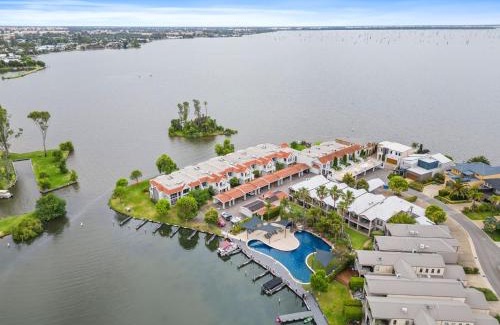 Mulwala Apartment | Yarrawonga Lakeside Apartment 43 - 4 Bedrooms