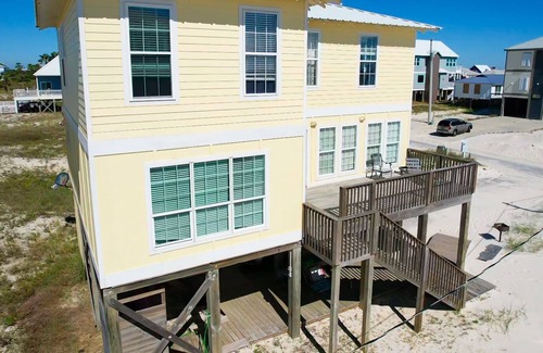 Saint Elmo House | Yellow Bird, Beautiful Beach House, Steps to Beach, Views, Views, Views!
