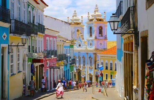Nazare House | Yellow house 3