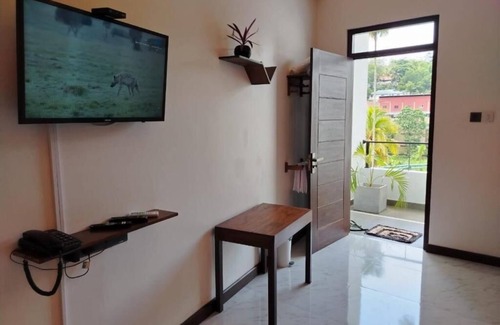 Kahangama Apartment | YELLOW SAPPHIRE SUITE