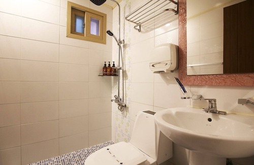 Yeongdong Hotel | Yeongdong 32 Days