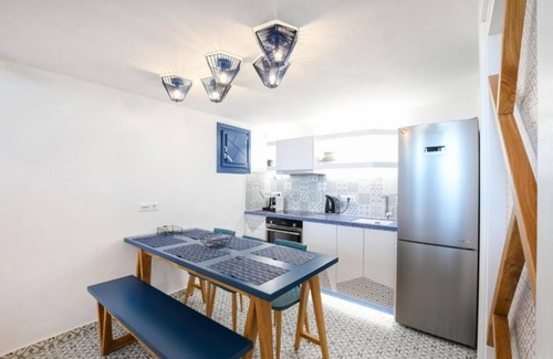 Monolithos House | Yin Villa in Monolithos Beach, next to Fira, close to airport