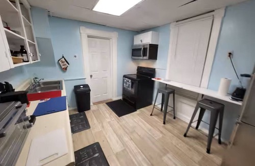 Jamestown Apartment | Yogi's Nature Stay 2 beds spa shower Chautauqua Lake, Jamestown