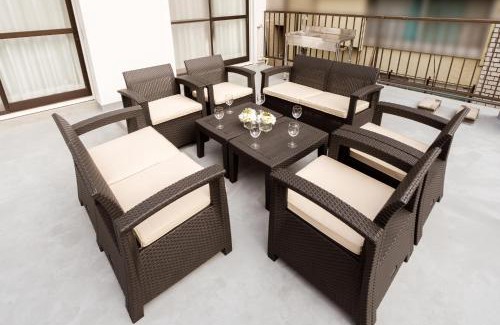 Kagoshima Apartment | YokaYado Kagoshima Chuo - Retro Style Japanese Modern Entire House with Rooftop Balcony