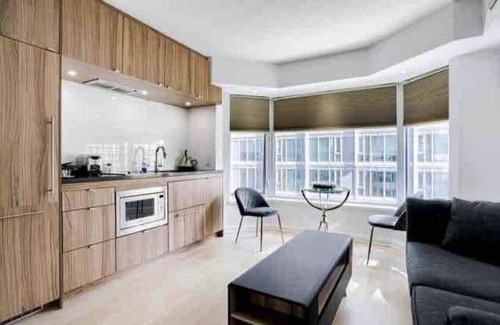 Bloor-Yorkville House | Yorkville Luxurious High-End Condominium