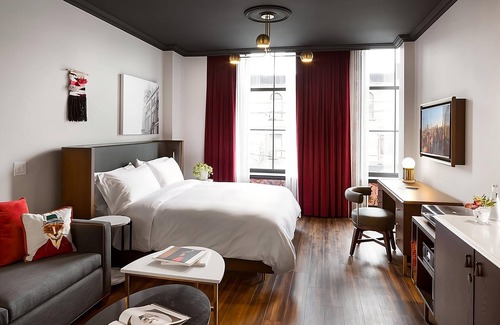 Riverside Hotel | You Found it! 3 Restful Units, On-Site Bar, Minutes From Yonge-Dundas Square
