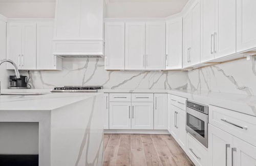 Talon Retreat House | You will not be disappointed! Modern, Beautiful spacious living in Grayhawk!