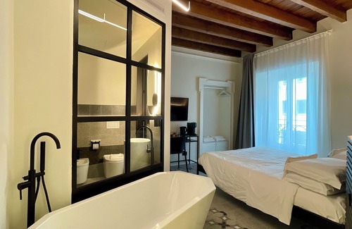 Central Station House | YOUnique Boutique Rooms