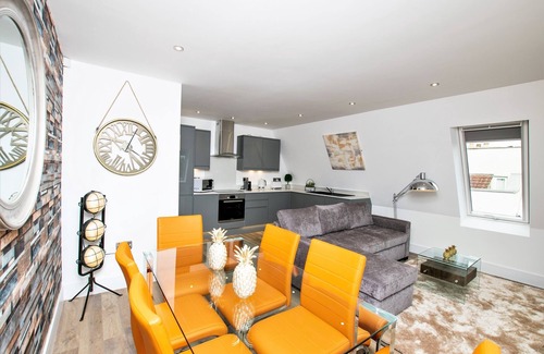 Bristol Villa | Your Apartment | Bristol Rowan Tree - No.8