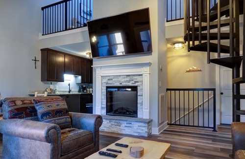 Gatlinburg House | Your basecamp steps from the heart of Gatlinburg!
