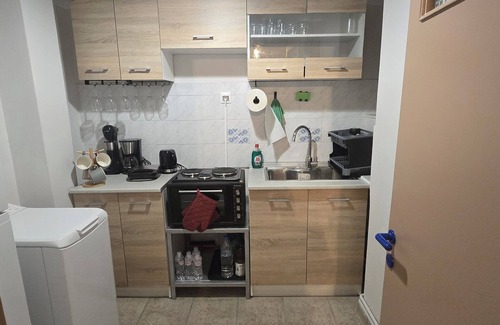 Larissa Apartment | Your Business-Class Stay in the Heart of Larissa