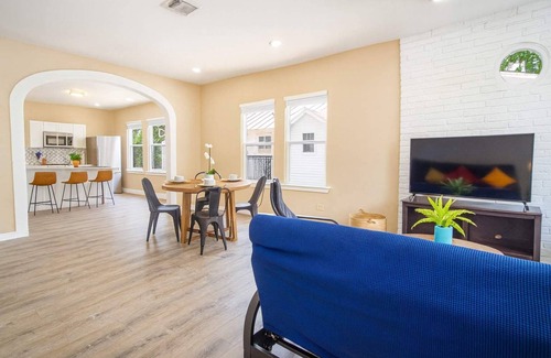 Nevada Street House | Your Downtown Sanctuary: A Stylish 3 Bedroom Home