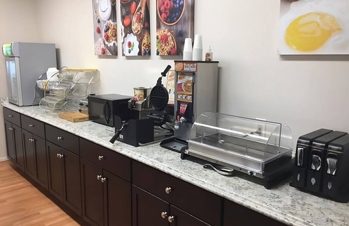 Window Rock Hotel | Your Gateway to Canyon de Chelly National Monument! Comes with FREE Parking!