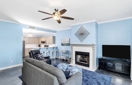 Dadeville Condo | Your Lake Martin Oasis – Stunning Views, Private Dock & Resort Perks