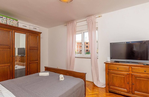 Gregovica Apartment | Your lovely vacation apartment, the starting point for your excursions.