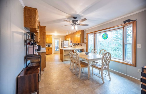 North Augusta House | Your Retreat Home for Masters Week! Featuring 5 beds and a Hot Tub!