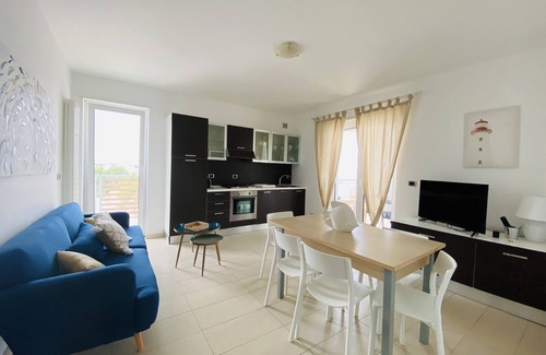 Roseto degli Abruzzi Apartment | Your Seafront Terrace-25 mt from the beach-Wifi-Gas Barbecue - 5 stars