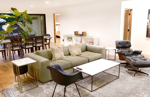 Mar Vista House | Your Very Own West L.A. Oasis! Great central location w/pool!