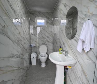 Naryn Region Hotel | Yurt Camp "Sary-Bulun" at Song-Kul Lake, Naryn Сон-Куль