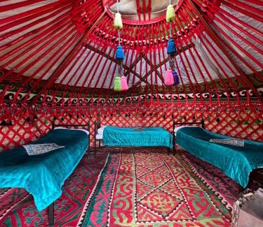 Naryn Region Hotel | Yurt Camp "Sary-Bulun" at Song-Kul Lake, Naryn Сон-Куль