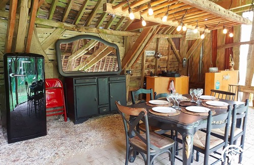 Montenay Cottage | Yurt for 2 Adults & 2 Kids in Serene Nature, Shared Kitchen & Extensive Amenities