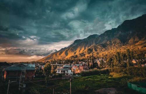 Nishat-Shalimar House | Zabarwan Peaks Villa