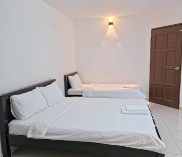 Batu Ferringhi Hotel | Zahaar KN Inn