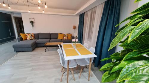 Busteni Apartment | Zander Home Apartment