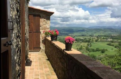 Montemerano Apartment | Zauber im Turm - in einem der schönsten Dörfer