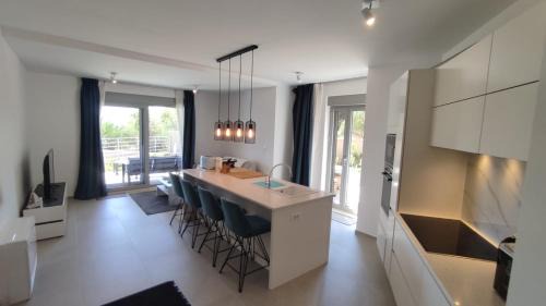 Zavala Apartment | Zavala Residence