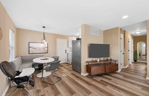 The Gate House | Zen Cottage w/Private Parking/ABODEbucks