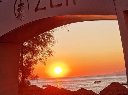 Perissa Hotel | Zen Suites & Spa