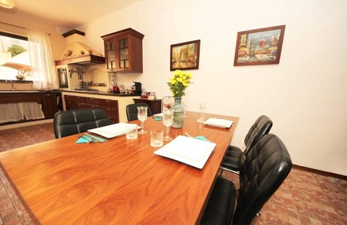 St. Andrew's Villa | Zen villa with pool close to the sea