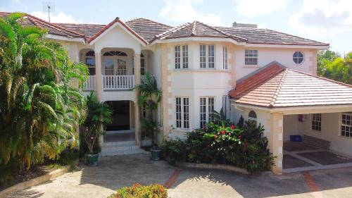 Holder's Hill House | ZenBreak Marzalea Villa 3bd