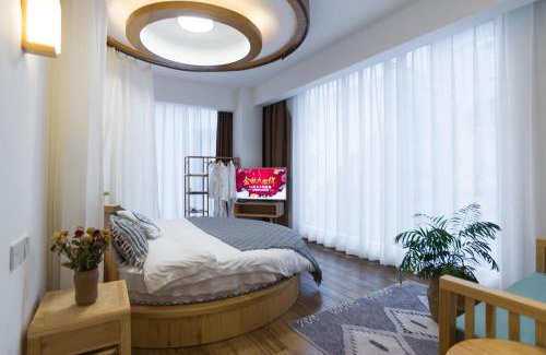 Yongding House | Zhangjiajie Twelve Warm Inn-Near the Tianmen mountain cablewar station- Ticket reservation