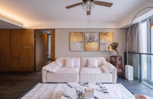 Zhabei Apartment | ZHome-Luxury Three-bedroom Suite-Near the Bund