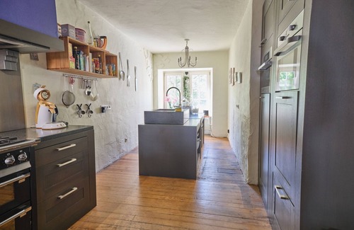 Historic Downtown House | Zum Anker: Het Thematsich Huis aan de Moezel Voor