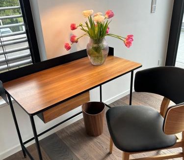 Muengersdorf Apartment | Zum EM Stadion zu Fuß - Luxus im Grünen