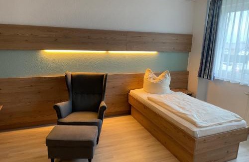 Hohenwarsleben Hotel | „Zum Raukler“, Hotel, Nähe der A2, Magdeburg/Hohe Börde