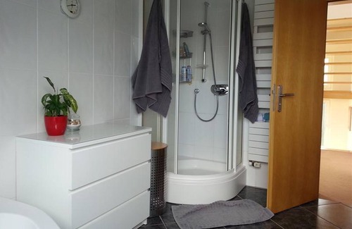 Ahlem-Badenstedt-Davenstedt Apartment | Zweibettzimmer Business, mit Eigenem Bad