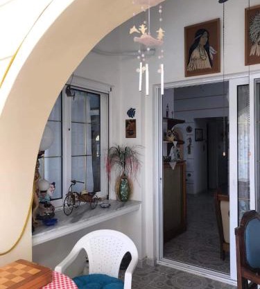 Διαμερισμα επάνω στο κυμα