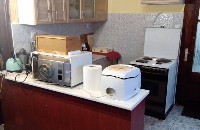 ΕΞΟΧΙΚΗ ΜΟΝΟΚΑΤΟΙΚΙΑ ΣΤΗΝ ΚΑΛΛΙΘΕΑ ΧΑΛΚΙΔΙΚΗΣ 70 Τ.Μ ΒΕΡΑΝΤΑ 25 Τ.Μ ΑΥΛΗ 300 Μ