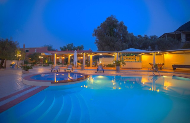 Νεόκτιστη βίλα 4 υπνοδωματίων με ιδιωτική πισίνα στον Άγιο Ματθαίο Κέρκυρας