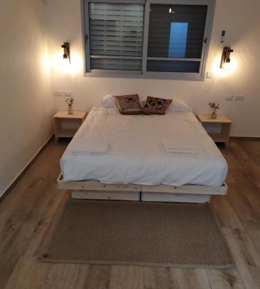 מדבריות השחר