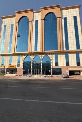 التاج ثلاثة الفندقية