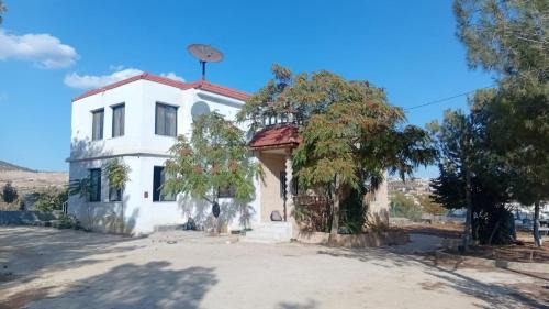 بوابة جرش الرومانيه الشماليه